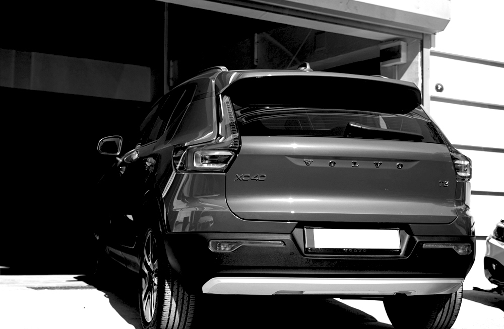 hymo case 17 svart 1000x654